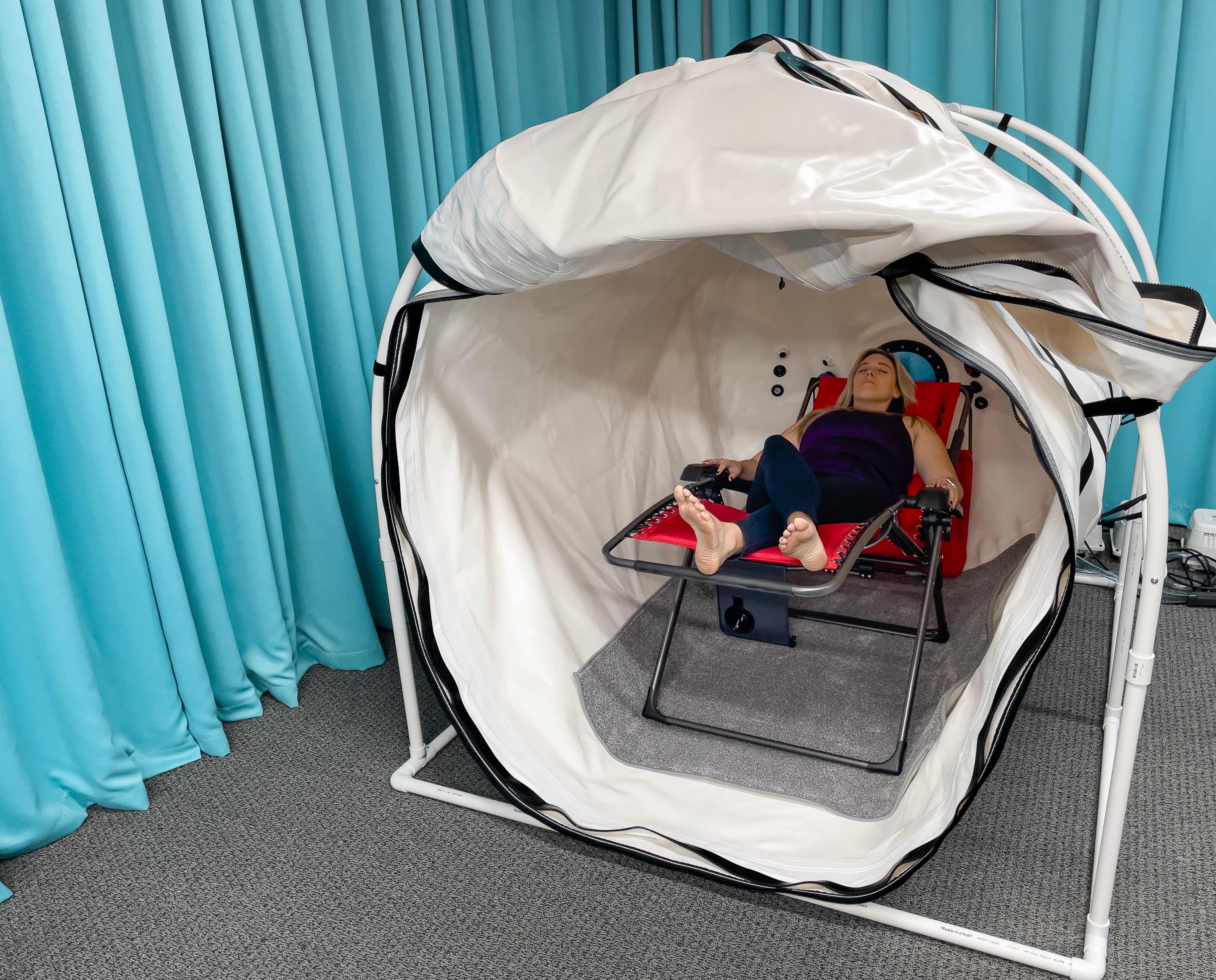 Summit to Sea Shallow Dive Hyperbaric Chamber
